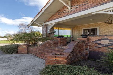 Photo of property in 122 Great South Road, Huntly, 3700