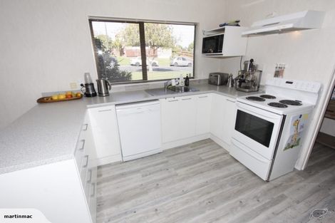 Photo of property in 1/79 Aberfeldy Avenue, Highland Park, Auckland, 2010