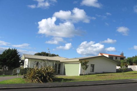 Photo of property in 10 Grenadine Place, Unsworth Heights, Auckland, 0632