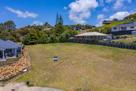 Photo of property in 11 Frangipani Street, Cable Bay, 0420