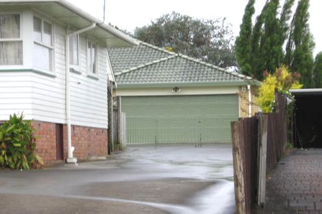 Photo of property in 38a Farquhar Road, Glendene, Auckland, 0602