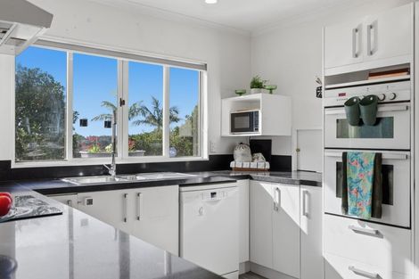 Photo of property in 27 Westminster Gardens, Unsworth Heights, Auckland, 0632