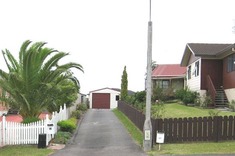 Photo of property in 33 Hassan Drive, Massey, Auckland, 0614