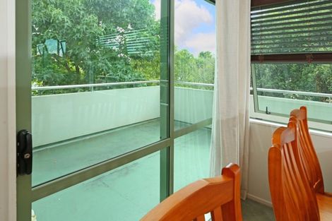 Photo of property in 28a Felgrove Street, Glendene, Auckland, 0602