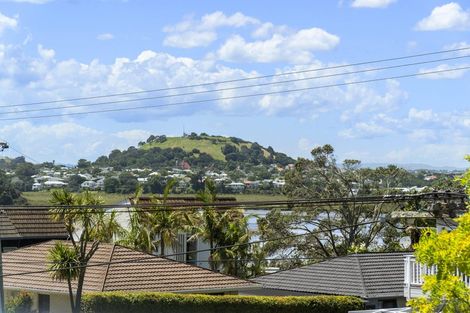 Photo of property in 1/50 Norwood Road, Bayswater, Auckland, 0622