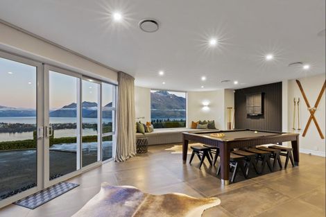 Photo of property in 10 Peregrine Place, Queenstown, 9300