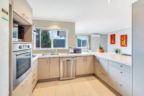 Photo of property in 11 Mural Place, Greenhithe, Auckland, 0632