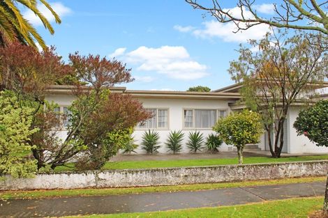 Photo of property in 303 College Street, West End, Palmerston North, 4410