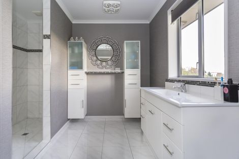 Photo of property in 154 Awamoa Road, Holmes Hill, Oamaru, 9492