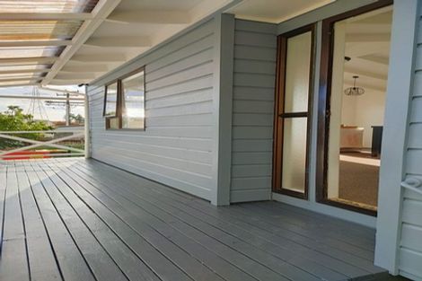 Photo of property in 1/9 Titoki Street, Te Atatu Peninsula, Auckland, 0610