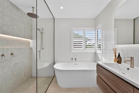 Photo of property in 44 Milford Road, Milford, Auckland, 0620