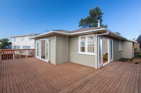 Photo of property in 64 Ernie Pinches Street, Wesley, Auckland, 1041