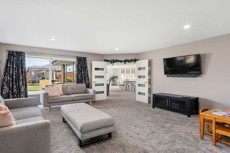 Photo of property in 103 Shillingford Boulevard, Rolleston, 7615