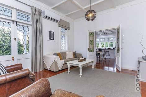 Photo of property in 30-32 Great North Road, Riverhead, 0820