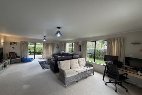 Photo of property in 61 Karina Road, Merrilands, New Plymouth, 4312