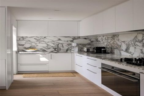 Photo of property in 44 Milford Road, Milford, Auckland, 0620