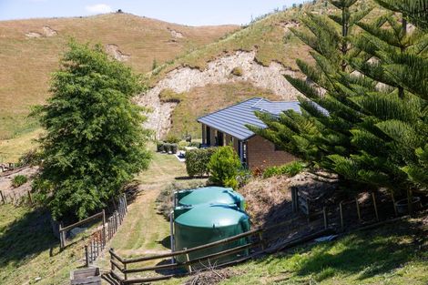Photo of property in 690 Swamp Road, Puketapu, Napier, 4183