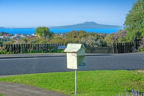 Photo of property in 50 Stanmore Bay Road, Stanmore Bay, Whangaparaoa, 0932