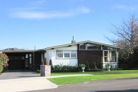 Photo of property in 10 Edwards Place, Terrace End, Palmerston North, 4410