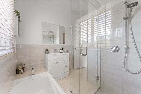 Photo of property in 6 Ngaio Street, Strandon, New Plymouth, 4312