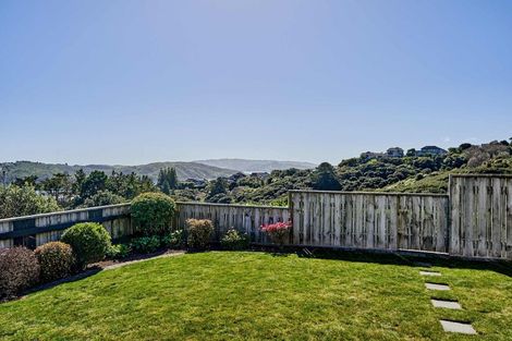 Photo of property in 32 Aspiring Terrace, Aotea, Porirua, 5024
