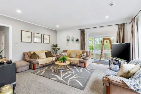 Photo of property in 19 Lanigan Street, Birkdale, Auckland, 0626