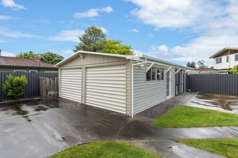 Photo of property in 51 John F Kennedy Drive, Milson, Palmerston North, 4414