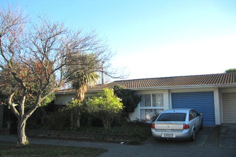 Photo of property in 2/5 Sarabande Avenue, Redwood, Christchurch, 8051