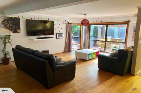 Photo of property in 17 Karen Road, Laingholm, Auckland, 0604