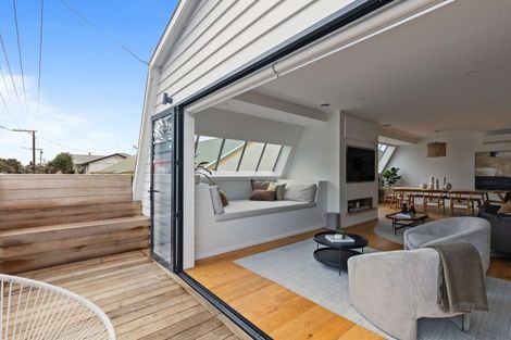 Photo of property in 19 Henui Street, Strandon, New Plymouth, 4312