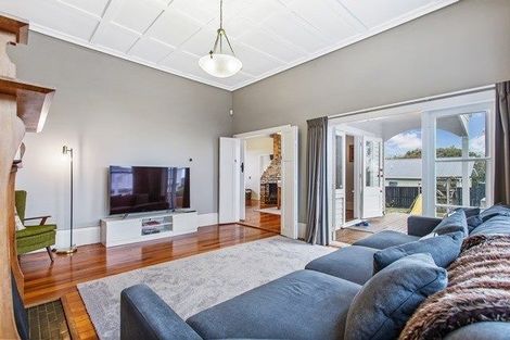 Photo of property in 14 Wallace Road, Mangere Bridge, Auckland, 2022