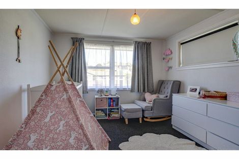 Photo of property in 16 Clyde Carr Crescent, Waimataitai, Timaru, 7910