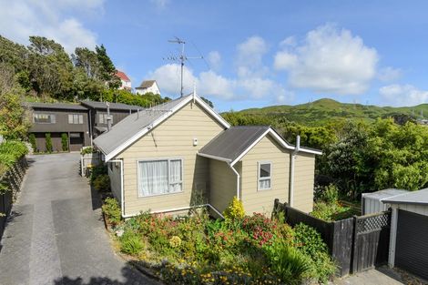Photo of property in 12 Cambrian Street, Churton Park, Wellington, 6037