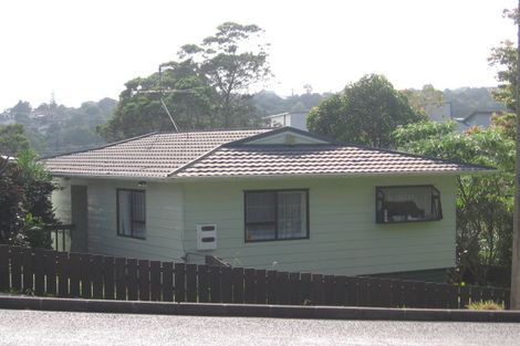 Photo of property in 33 Kaurilands Road, Titirangi, Auckland, 0604