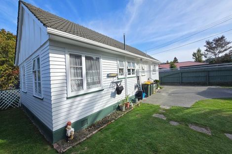 Photo of property in 195 Stokes Valley Road, Stokes Valley, Lower Hutt, 5019