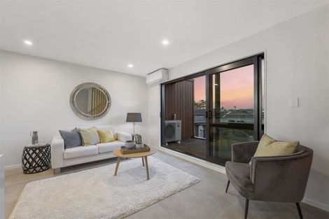 Photo of property in 28e Walker Road, Point Chevalier, Auckland, 1022