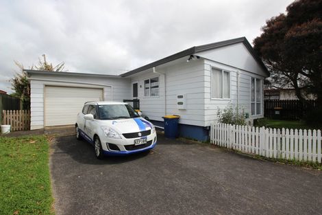 Photo of property in 2/450 Swanson Road, Ranui, Auckland, 0612