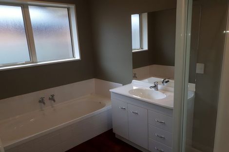 Photo of property in 9 Meeking Place, Aidanfield, Christchurch, 8025