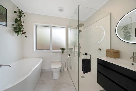 Photo of property in 14d Kirrie Avenue, Te Atatu South, Auckland, 0610