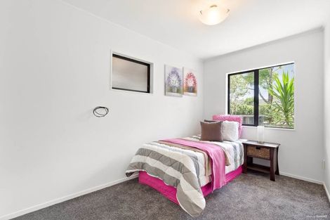 Photo of property in 2/47 Sheridan Drive, New Lynn, Auckland, 0600