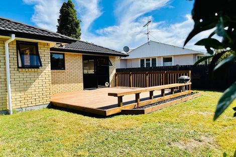 Photo of property in 32 Laurie Avenue, Papakura, 2110