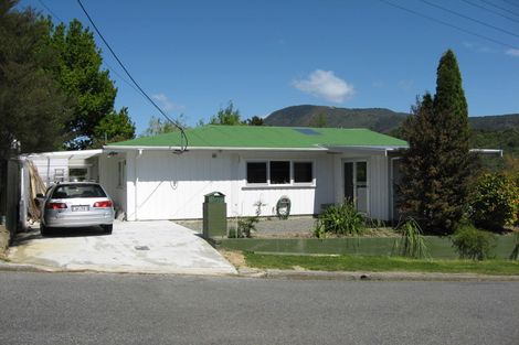 Photo of property in 17 Leicester Street, Picton, 7220