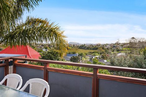 Photo of property in 18 Majesty Place, Half Moon Bay, Auckland, 2012