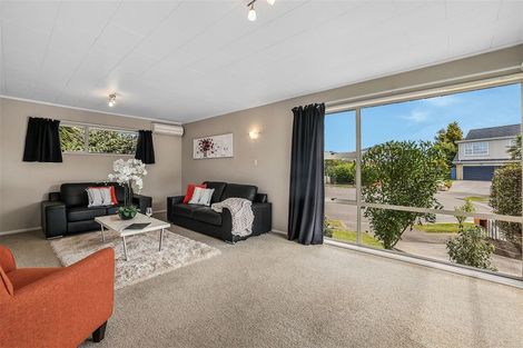 Photo of property in 6 Larkhill Place, Russley, Christchurch, 8042
