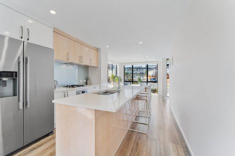 Photo of property in 16 Seafarer Crescent, Stanmore Bay, Whangaparaoa, 0932