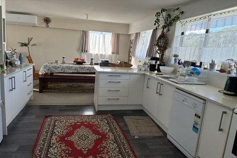 Photo of property in 14 Butterworth Drive, Glendene, Auckland, 0602