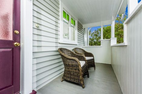 Photo of property in 18 William Bond Street, Stanley Point, Auckland, 0624