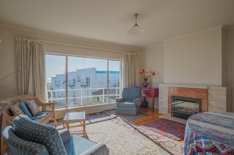 Photo of property in 1-12/48 The Bay Hill, Timaru, 7910
