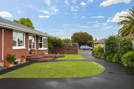 Photo of property in 15 Tralee Place, Bishopdale, Christchurch, 8053