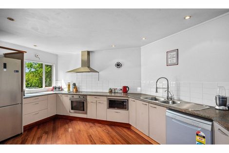 Photo of property in 29 Kate Sheppard Avenue, Torbay, Auckland, 0630